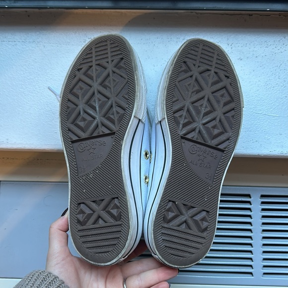 🤍 White high top platform Converse with Gold Grommets - Picture 9 of 12